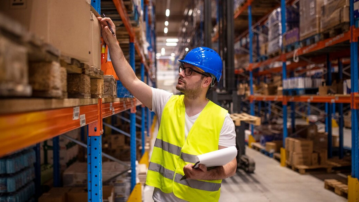 Adecco - Auxiliar de almacen